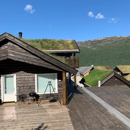 Holiday home Fjelltun *